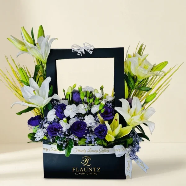 Handle Bag of Lille's & Carnation White Theme
